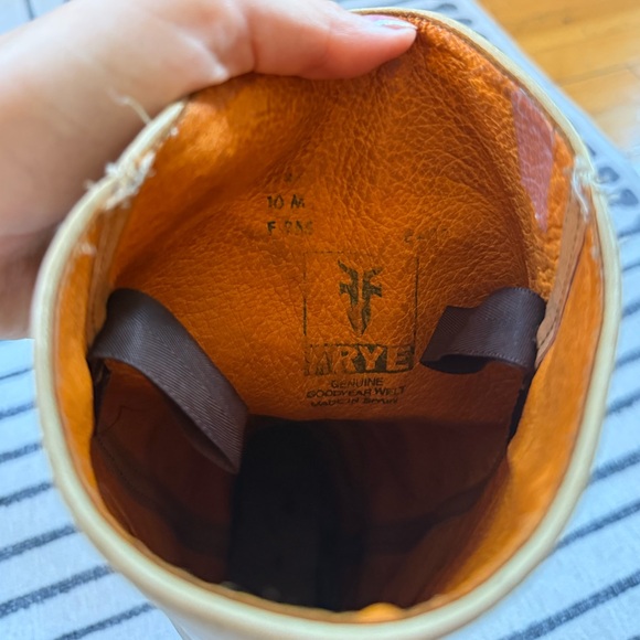 Frye Banana Campus Boot - Picture 4 of 8